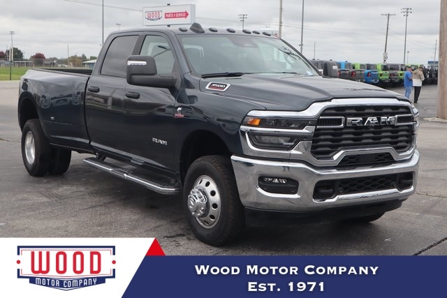 2026 RAM Ram 3500 Pickup Big Horn's photo