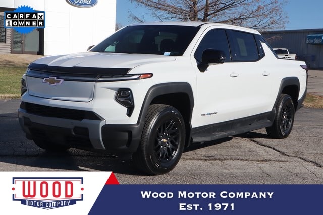 2025 Chevrolet Silverado EV LT's photo