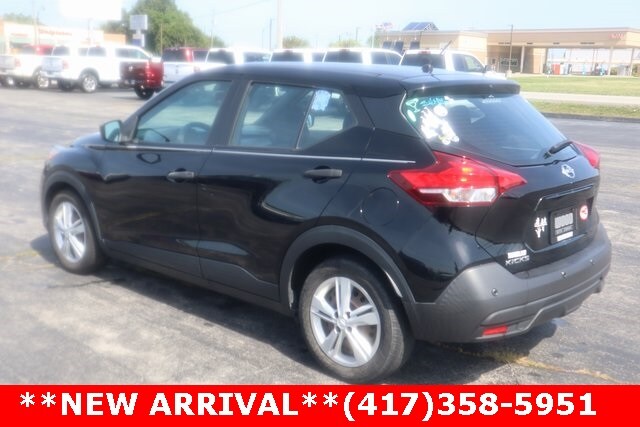 2020 Nissan Kicks S photo 3