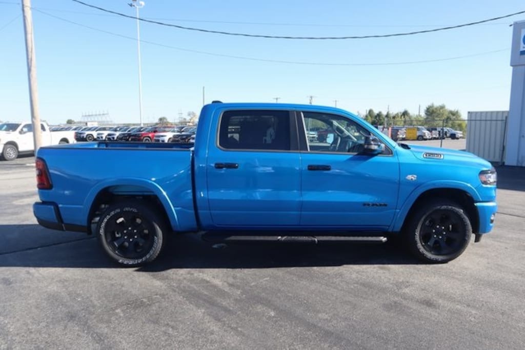 New 2026 Ram 1500 BIG HORN CREW CAB 4X4 5'7 BOX Pickup