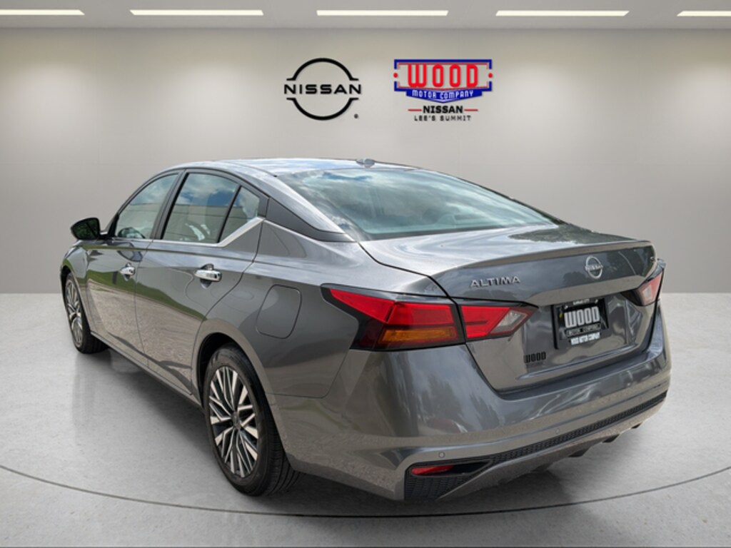 Used 2024 Nissan Altima 2.5 SV Sedan