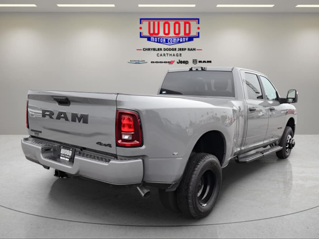 New 2026 Ram 3500 BIG HORN CREW CAB 4X4 8' BOX Pickup