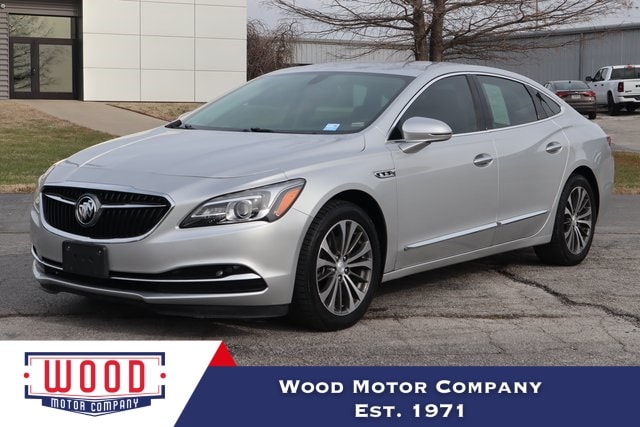 2017 Buick LaCrosse Essence's photo