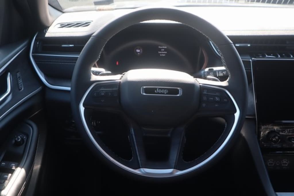 New 2025 Jeep Grand Cherokee L LIMITED 4X4 Sport Utility