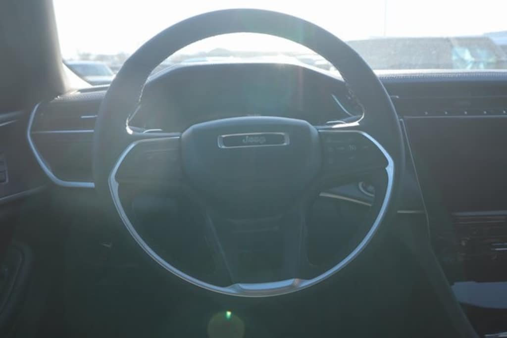 New 2025 Jeep Grand Cherokee LIMITED 4X4 Sport Utility