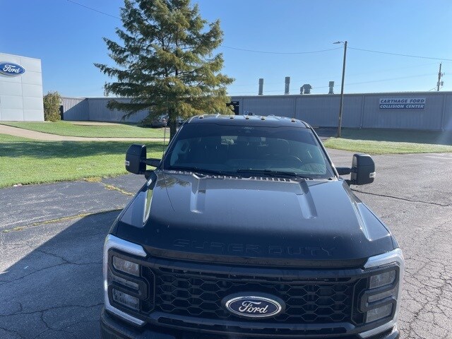 2024 Ford F-250 photo 2