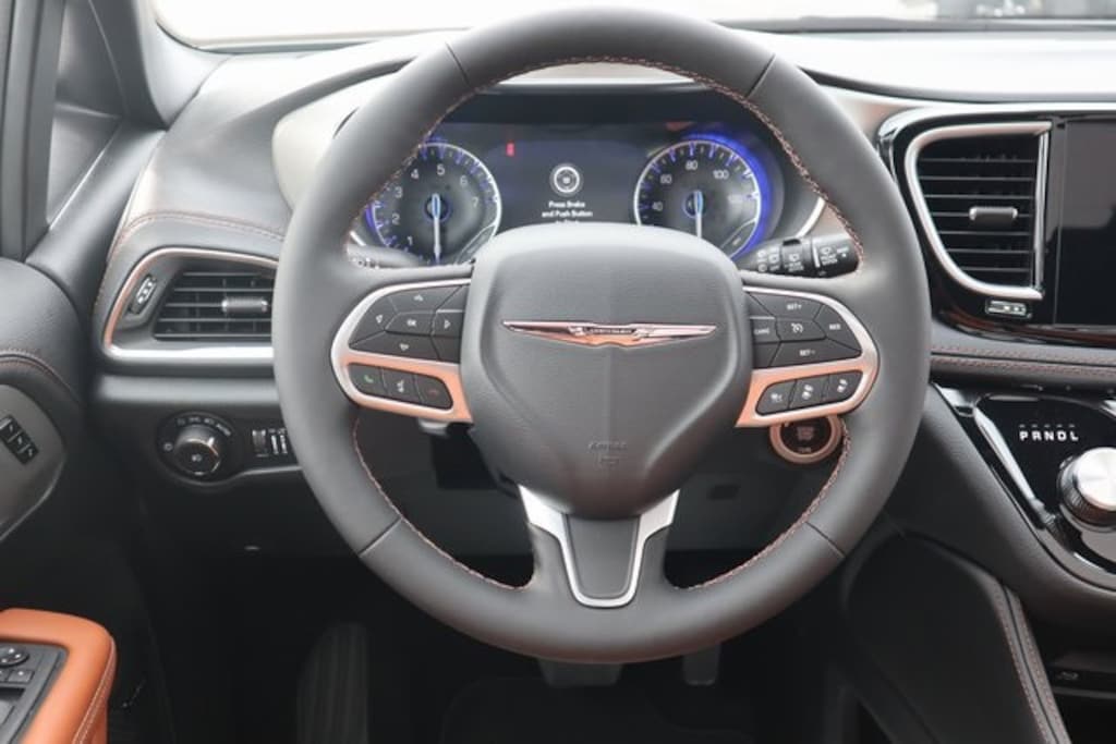 New 2026 Chrysler Pacifica PINNACLE Passenger Van