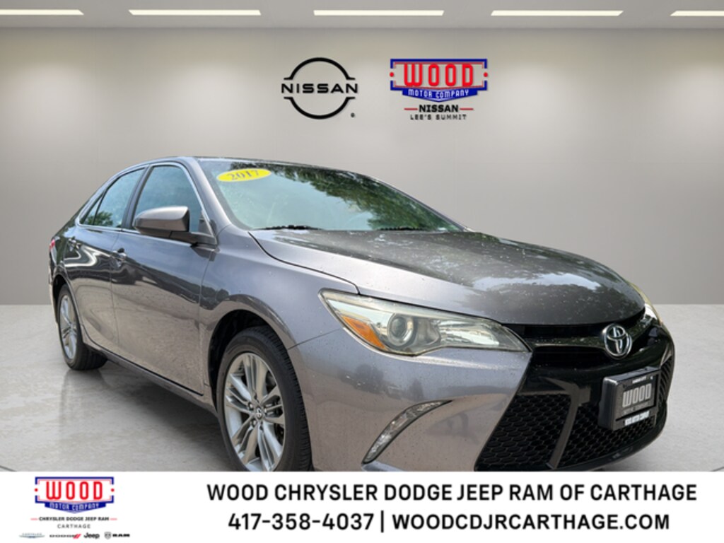 Used 2017 Toyota Camry SE Sedan