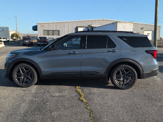 Used 2025 Ford Explorer ST SUV
