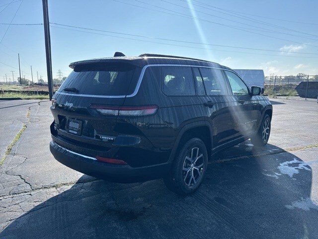 2025 Jeep Grand Cherokee Limited photo 3