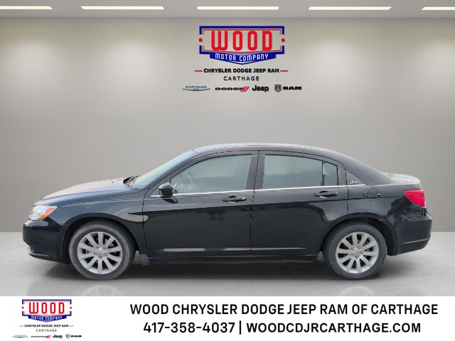 2013 Chrysler 200 Touring's photo