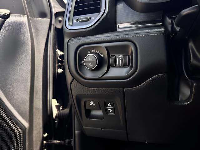 2023 RAM Ram 1500 Pickup Limited - Photo 18
