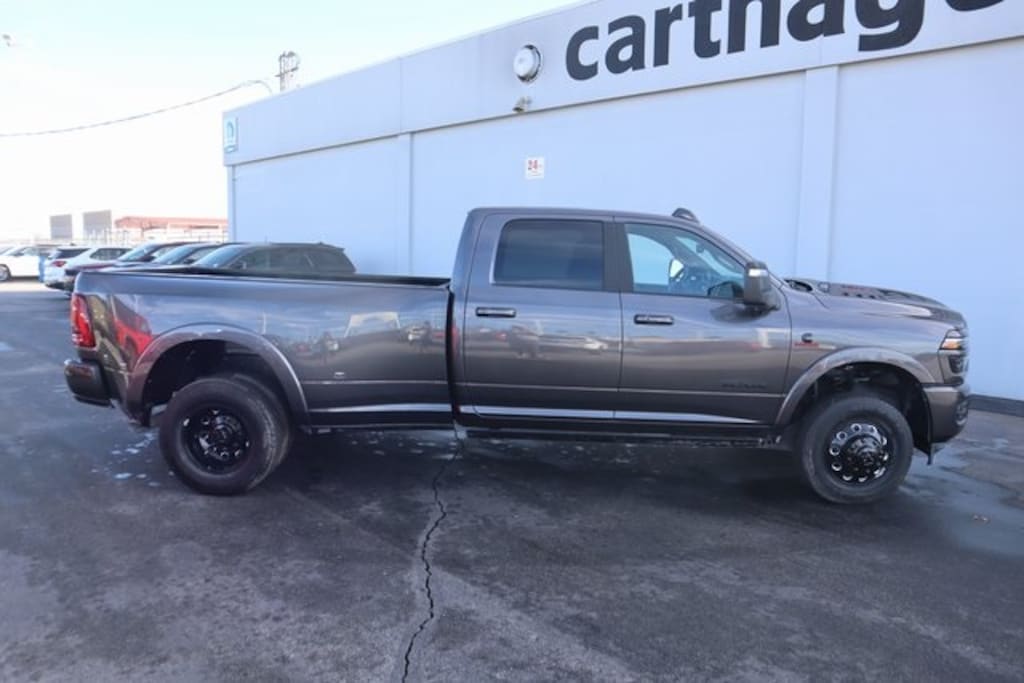 New 2025 Ram 3500 LIMITED CREW CAB 4X4 8' BOX Pickup
