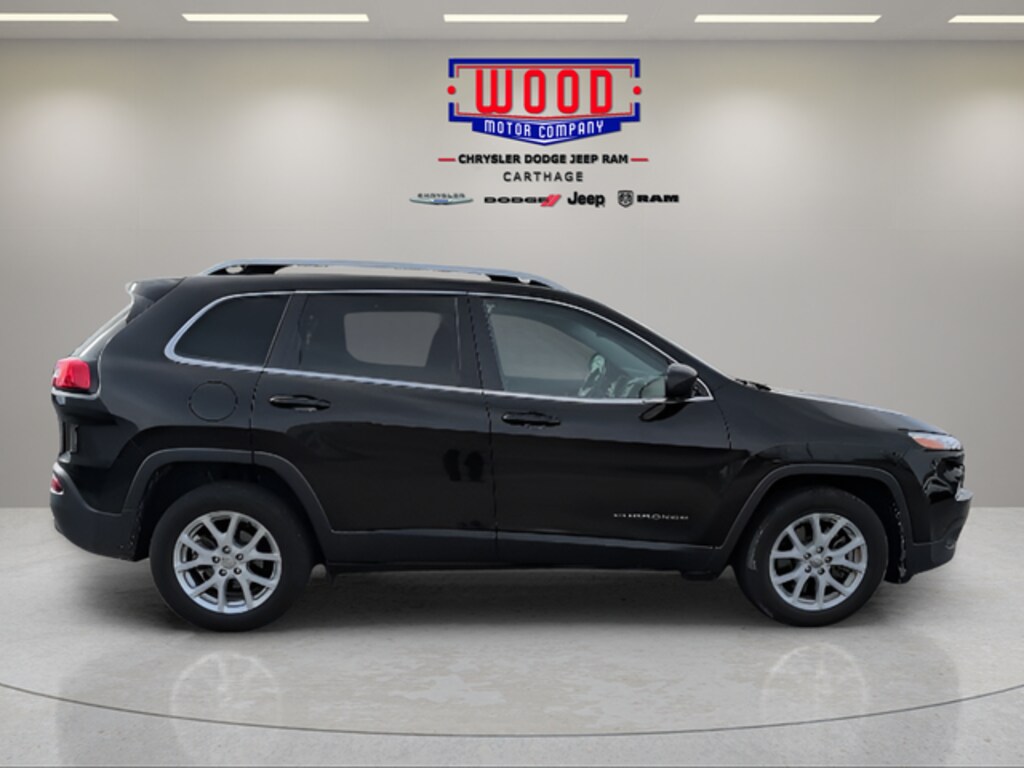 Used 2017 Jeep Cherokee Latitude SUV