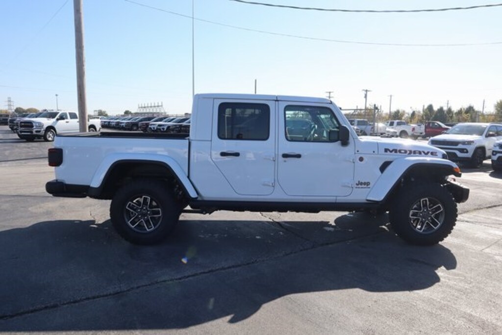 New 2025 Jeep Gladiator MOJAVE X 4X4 Pickup