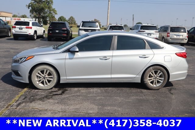 2016 Hyundai Sonata SE photo 2