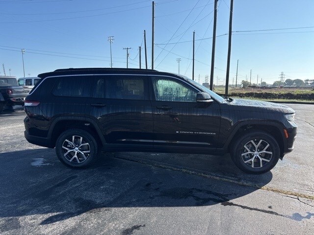 2025 Jeep Grand Cherokee Limited photo 2
