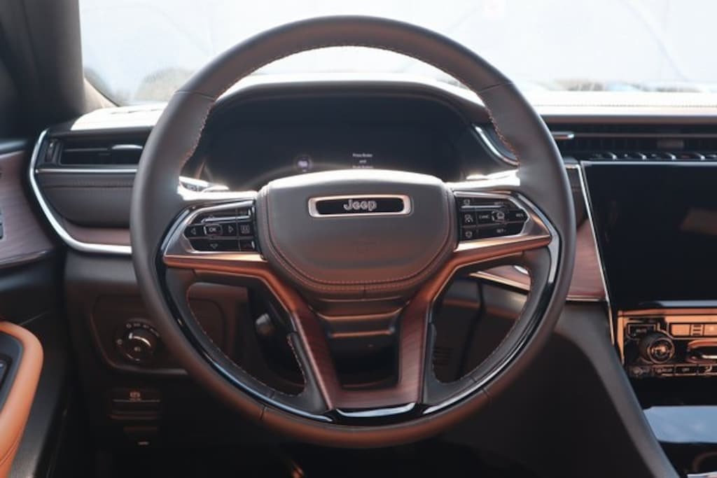 New 2025 Jeep Grand Cherokee SUMMIT 4X4 Sport Utility