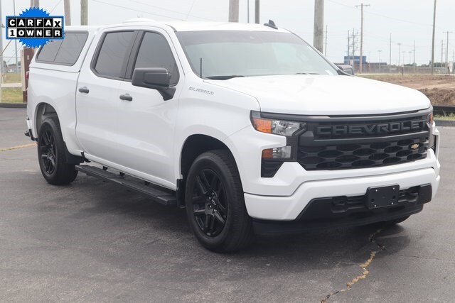 2023 Chevrolet Silverado 1500 Custom photo 2