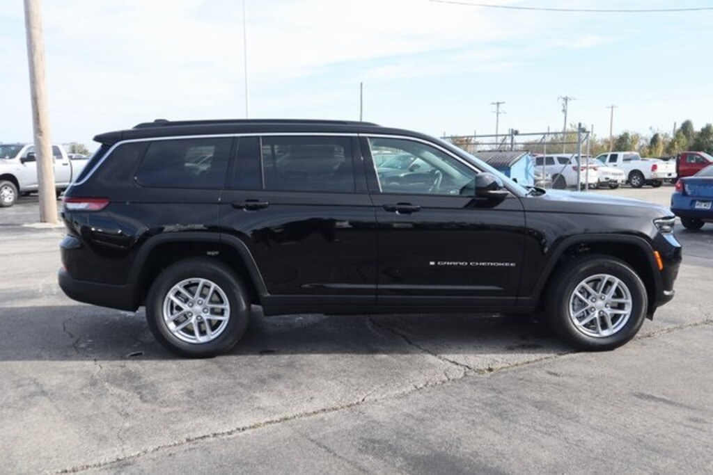New 2025 Jeep Grand Cherokee L LAREDO X 4X4 Sport Utility