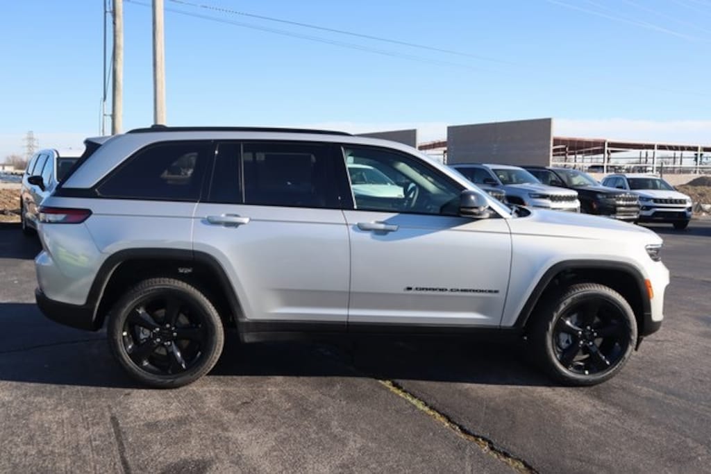 New 2025 Jeep Grand Cherokee LIMITED 4X4 Sport Utility