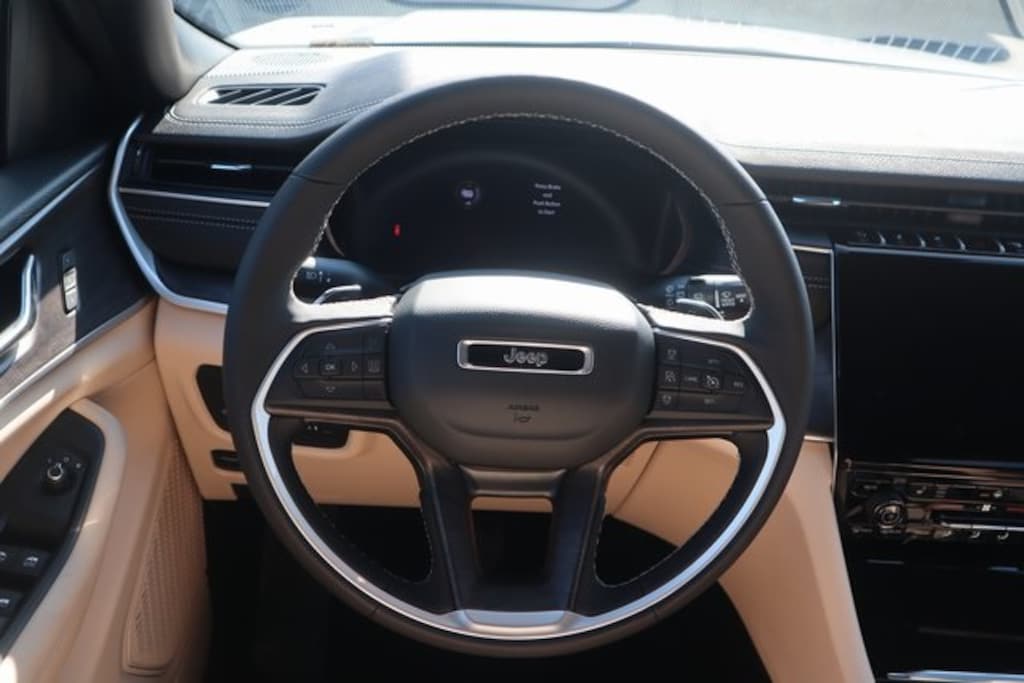 New 2025 Jeep Grand Cherokee LIMITED 4X4 Sport Utility