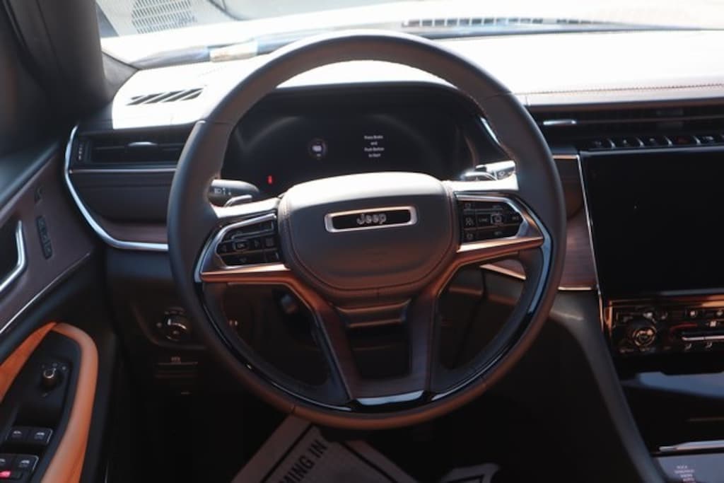 New 2025 Jeep Grand Cherokee SUMMIT 4X4 Sport Utility