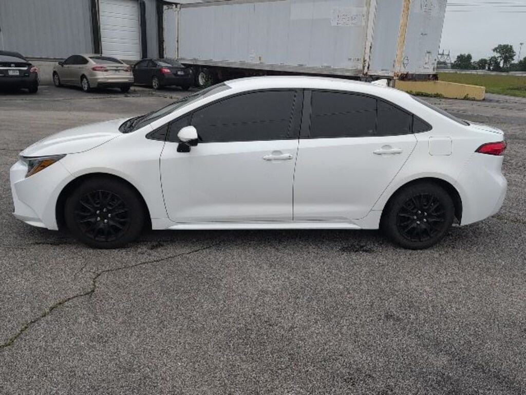 Used 2021 Toyota Corolla LE Sedan