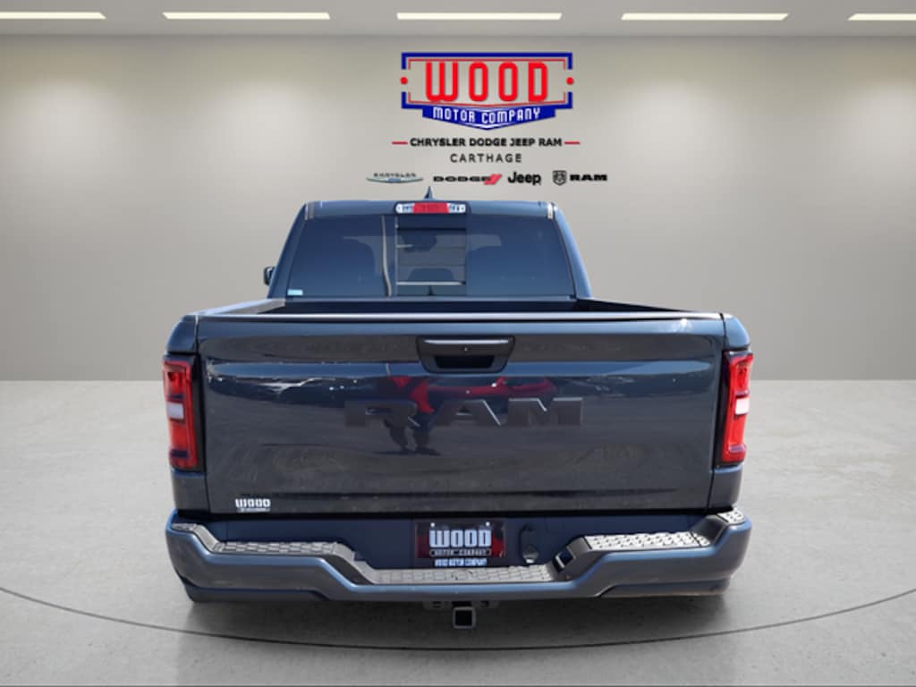 New 2026 Ram 1500 EXPRESS CREW CAB 4X2 5'7 BOX Pickup