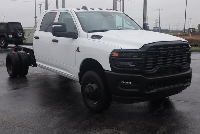 2026 Ram 3500 Tradesman photo 2