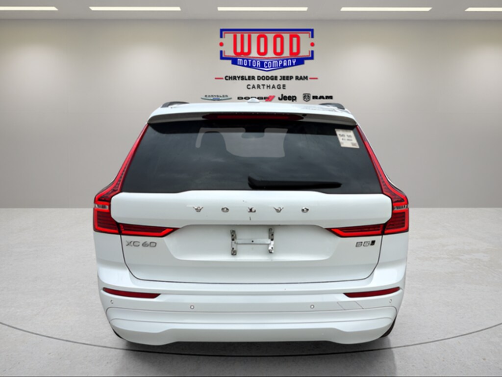 Used 2022 Volvo XC60 B5 Momentum SUV