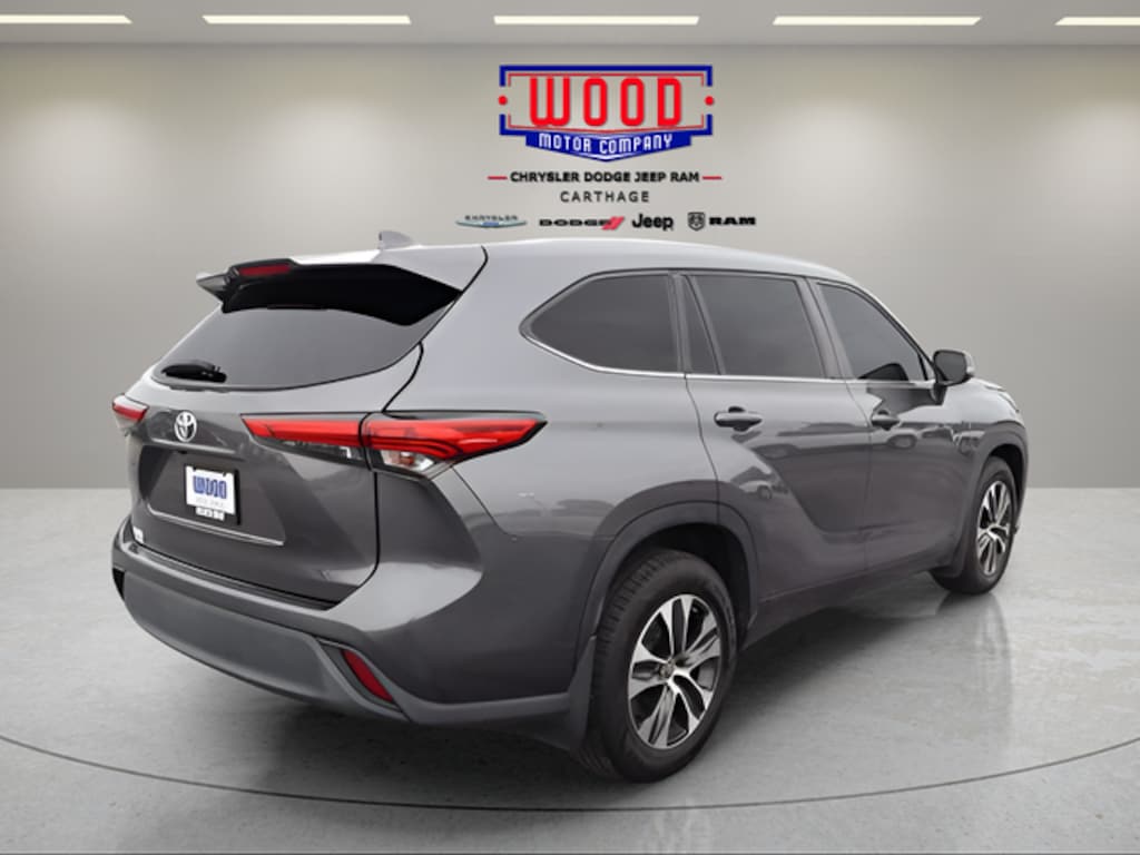 Used 2021 Toyota Highlander XLE SUV