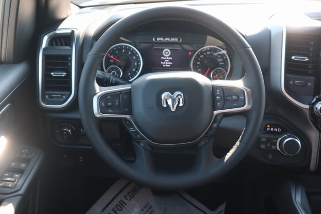 New 2026 Ram 1500 BIG HORN CREW CAB 4X4 5'7 BOX Pickup