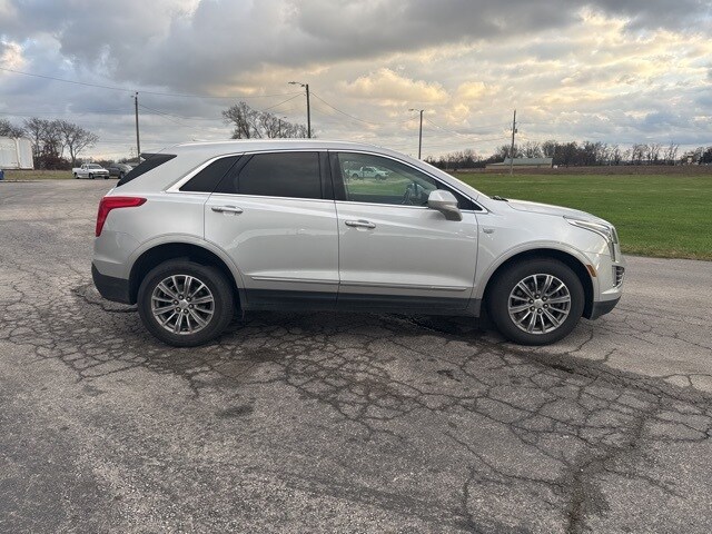 2017 Cadillac XT5 Luxury photo 3