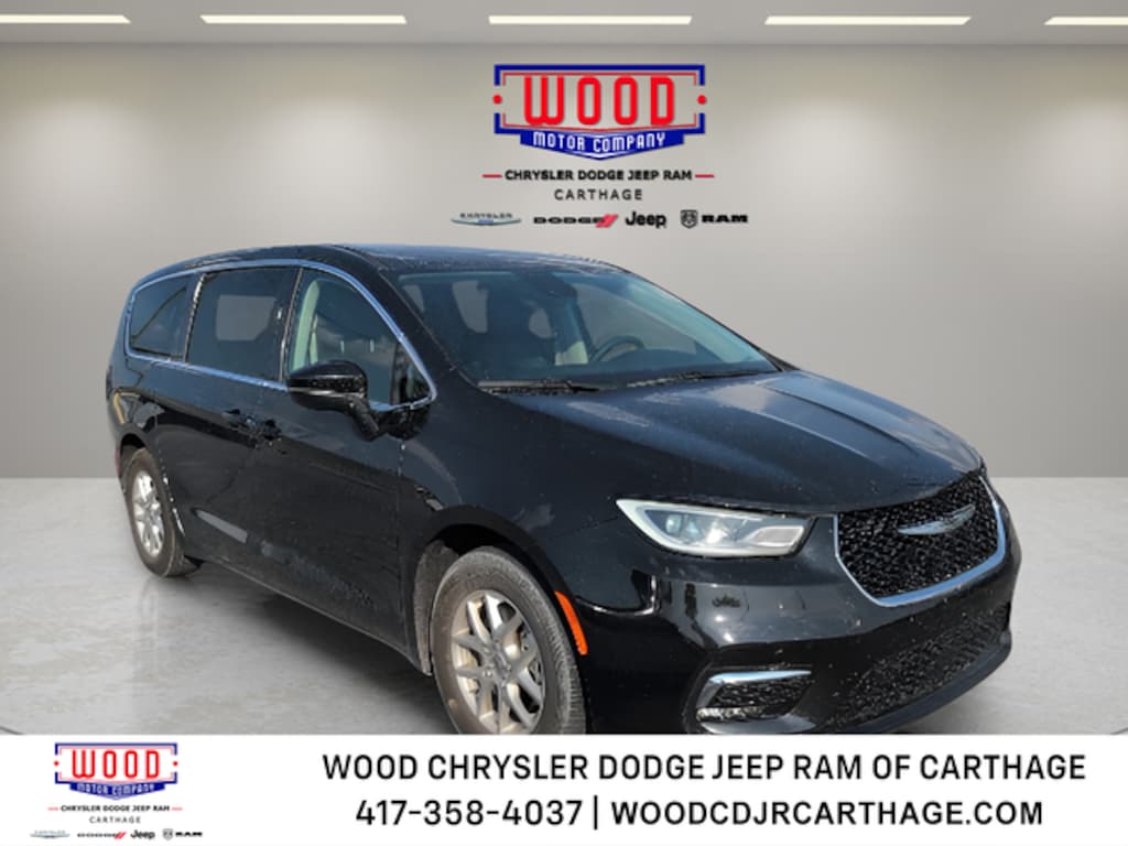Used 2023 Chrysler Pacifica Touring L Minivan/Van