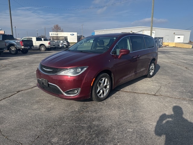 2018 Chrysler Pacifica Touring Plus's photo