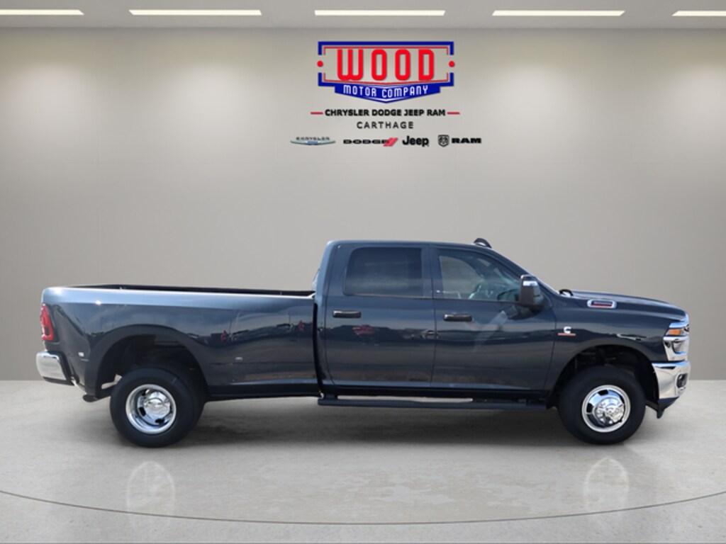 New 2026 Ram 3500 TRADESMAN CREW CAB 4X4 8' BOX Pickup