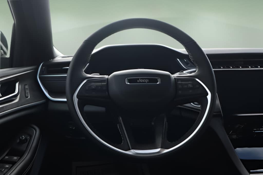 New 2025 Jeep Grand Cherokee L LIMITED 4X4 Sport Utility