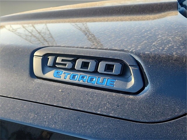 2025 Ram 1500 Tradesman photo 3