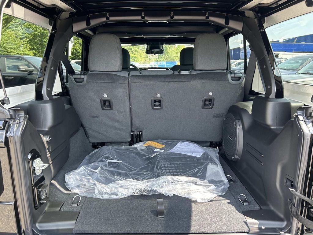 New 2026 Jeep Wrangler 4-DOOR WILLYS Sport Utility