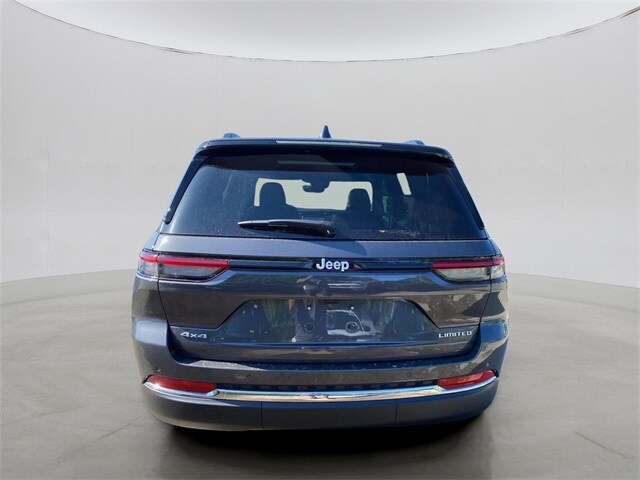 2025 Jeep Grand Cherokee Limited photo 4
