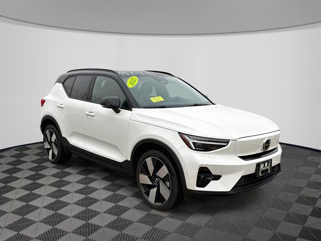 2023 Volvo XC40 Recharge Twin Ultimate photo 3