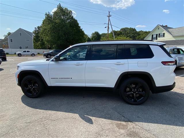 2021 Jeep Grand Cherokee Altitude photo 4