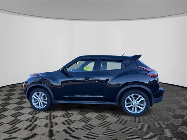 2015 Nissan Juke S photo 2