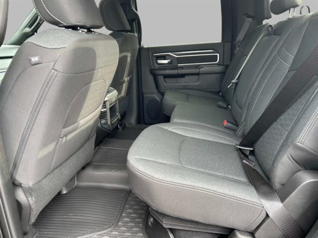 New 2026 Ram 2500 BIG HORN CREW CAB 4X4 6'4 BOX Pickup