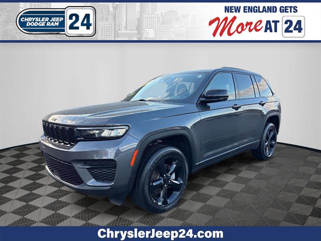 2022 Jeep Grand Cherokee Altitude's photo