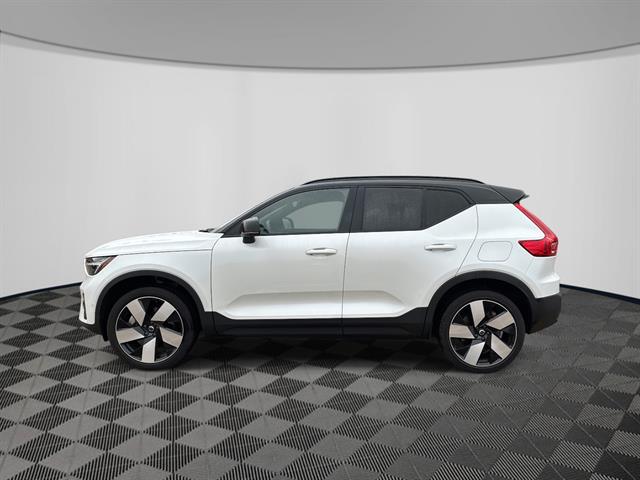 2023 Volvo XC40 Recharge Twin Ultimate photo 4