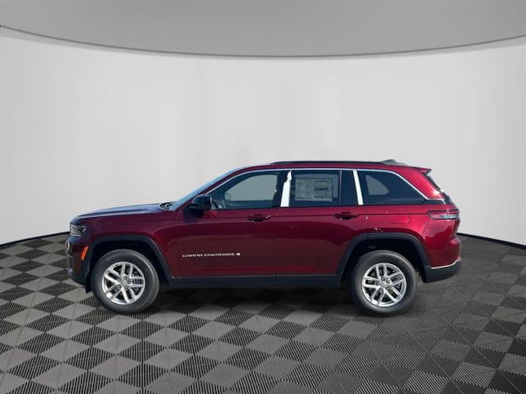 New 2025 Jeep Grand Cherokee LAREDO X 4X4 Sport Utility