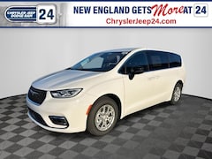 2026 Chrysler Pacifica SELECT Passenger Van