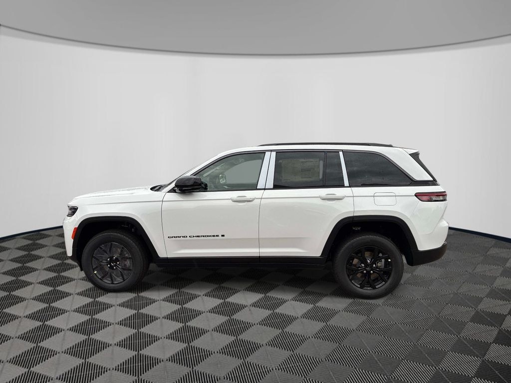 New 2026 Jeep Grand Cherokee LAREDO ALTITUDE 4X4 Sport Utility